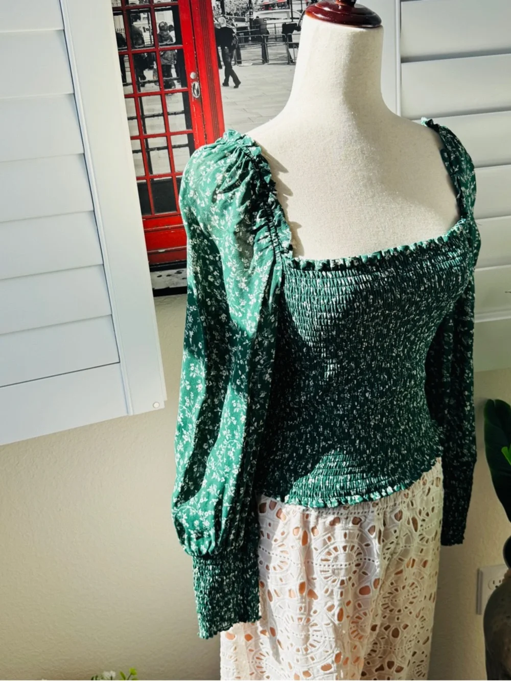 Reformation. Size M. Green Smocked Square-Neck Puff Sleeve Top